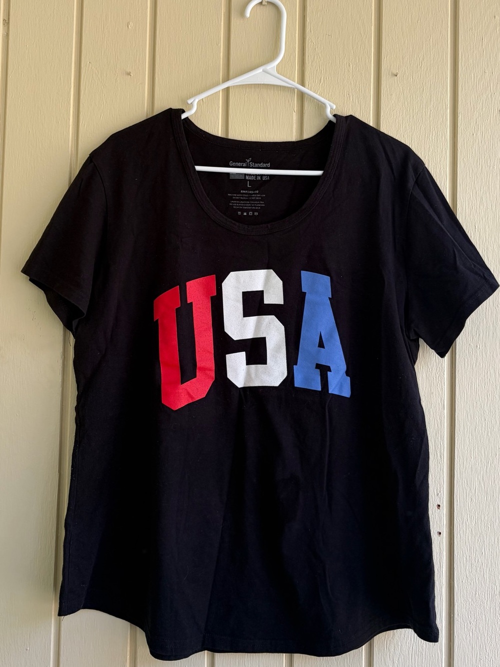 USA Graphic 100% Cotton Women’s Large T-shirt